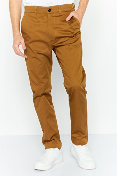 Diesel بنطال تشينو سادة بقصّة عادية للرجال، كاكي
