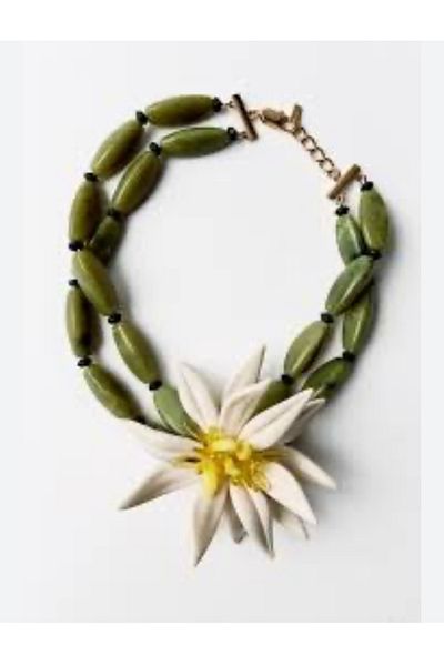 Dionme Brand Model Green Flower Detail Necklace
