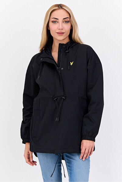 Lyle & Scott جاكيت نسائي بغطاء رأس وشعار العلامة التجارية، لون أسود