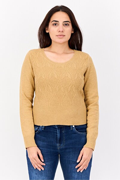 No Comment Women Crew Neck Cable Knit Sweater, Tan