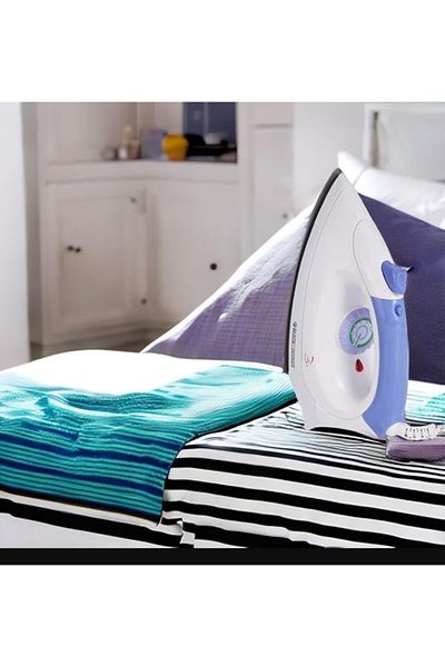 Black&Decker Dry Iron 1000W With Spray Function F150-B5 White/Blue