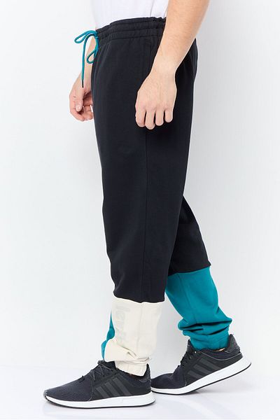 Levi's Men Regular Fit Brand Logo Track Pants, Black