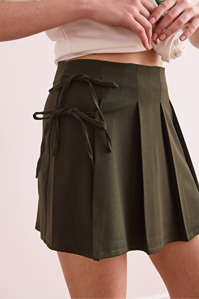 Olalook Women's Green Side Lace Detailed Pleated Zippered Mini Skirt Etk- 19000304