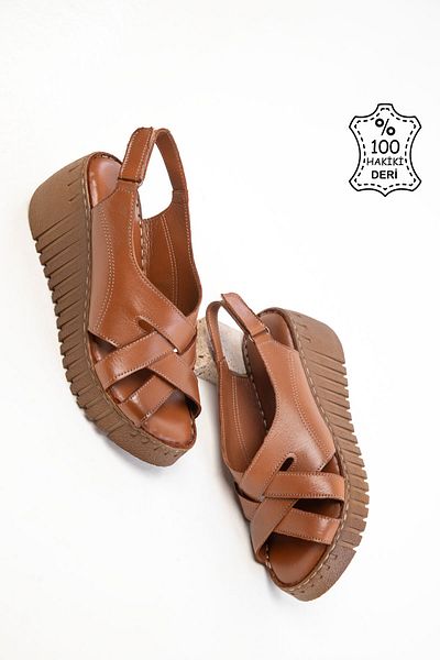SOHO Hellbraune Damenschuhe aus echtem Leder mit Keilabsatz 20532