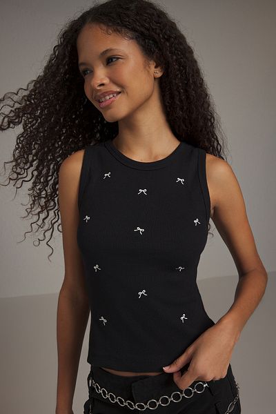 Trendyol Collection Black Embroidered Bow Detailed Fitted/Body-Sitting Knitted Undershirt Twoss25Al00023