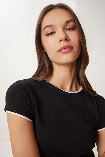 Happiness İstanbul Women's Black Bone Contrast Color Knitted T-Shirt Ub00369