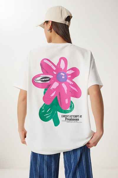 Happiness İstanbul Ecru Damen-T-Shirt mit Blumenmuster in Übergröße ZV00282