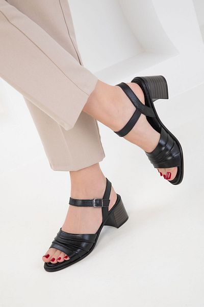 SOHO Pantofi clasici cu toc de damă din piele naturală neagră 20541