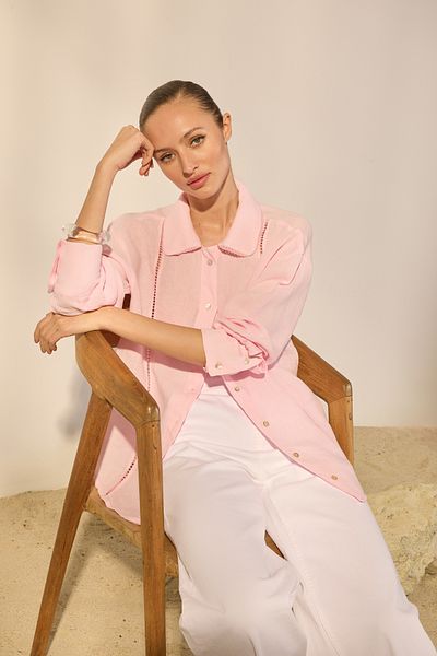 Trendyol Collection Rosa Hemd aus 100 % Leinen mit Stickerei-Detail TWOSS25GO00132