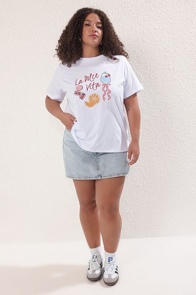 Trendyol Curve White Cocktail Printed Boyfriend Fit T-Shirt Large Size