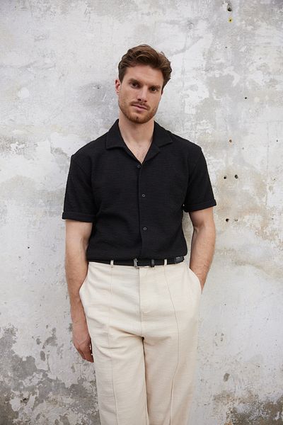 Trendyol Collection Чорні чоловічі гольфи Gomlek TMNSS25GO00067 з текстурованою щільною тканиною Regular Fit