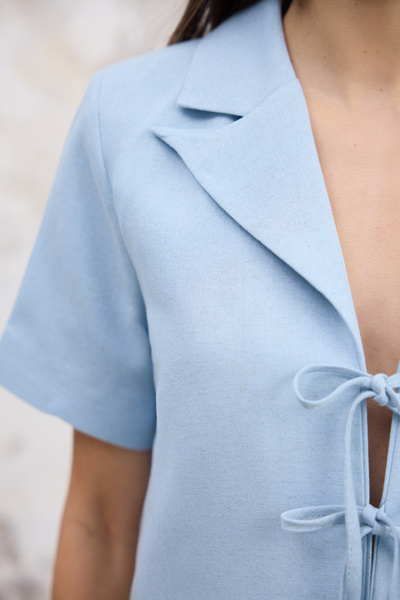 Trendyol Collection Μπλε λινό κοντομάνικο μπουφάν μπλούζα με λεπτομέρεια TWOSS25BC00027