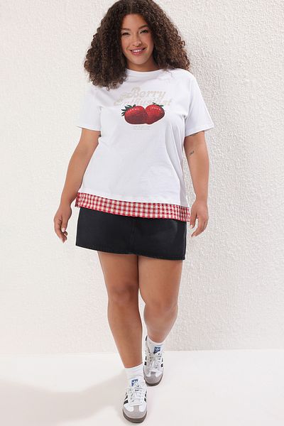 Trendyol Curve Oversized White Strawberry Print Tshirt Tbbss25Bf00075