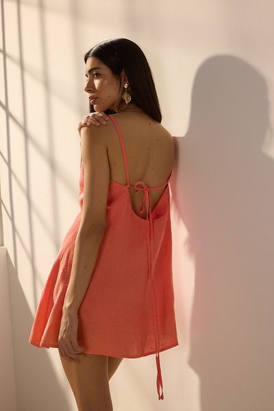 Trendyol Collection Mercan Mini gewebtes Strandkleid aus 100 % Leinen TBESS25EL00103
