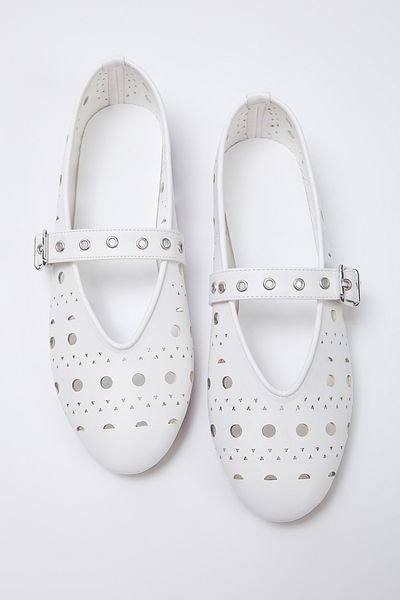 TRENDYOL SHOES Weiße Laser Cut Mary Jane Damen Ballerina Ballerina TAKSS25BE00037