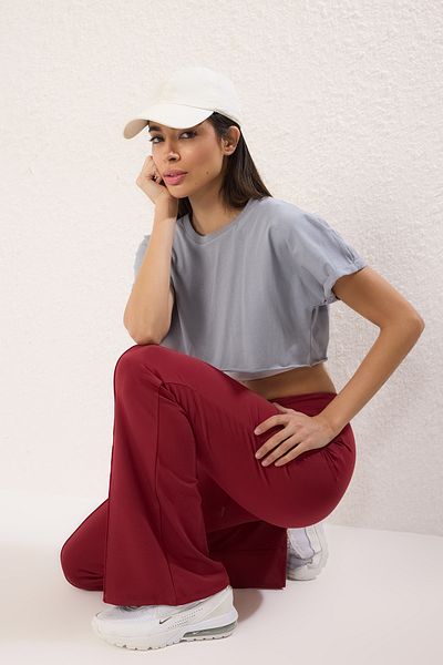 Trendyol Collection Burgunderrote Sport-Strick-Jogginghose aus Taucher-/Tauchstoff mit Schnürdetail THMSS25EA00003