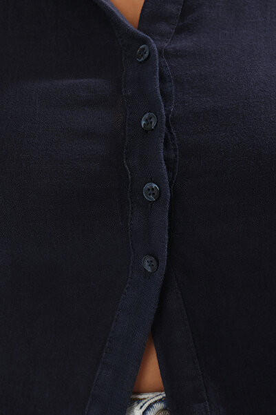 Trendyol Curve Sötétkék 100% lenvászon szőtt nagy méretű blúz TBBSS25AF00107