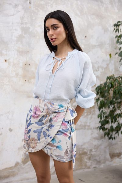 Trendyol Collection Detaliu de legare multicolor cu model floral, cu închidere dublu, fustă țesătă de lungime mini TWOSS25ET00118