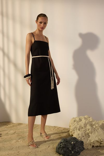 Trendyol Collection Černé tkané šaty z plátna A-line TWOSS25EL00650