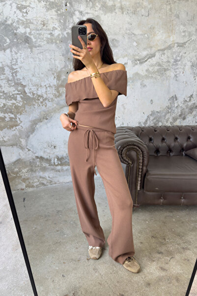 Trendyol Collection Σετ Πλεκτά Μπλούζα και Παντελόνι Carmen - Καφέ TWOSS25AU0...