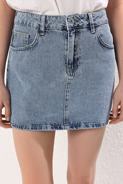 Trendyol Collection Fusta albastră mini din denim TWOSS25ET00169