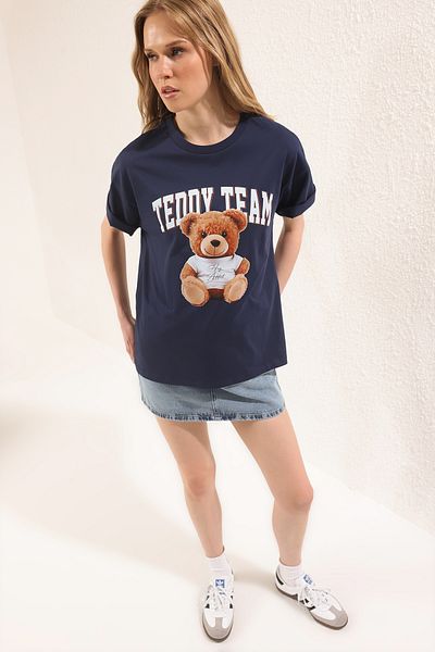 Trendyol Collection Navy Blue 100% Cotton Oversize/Wide Fit Teddy Bear Printed Knitted T-Shirt Twoss25Ts00090
