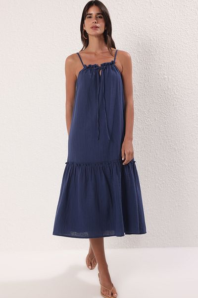 Trendyol Collection Rochie țesătă din muselină midi cu croială largă Indigo TWOSS25EL00718