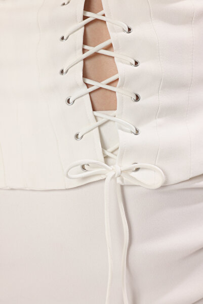 Trendyol Collection Weißes, trägerloses, gewebtes Bustier mit Bindedetail TPRSS25BS00006