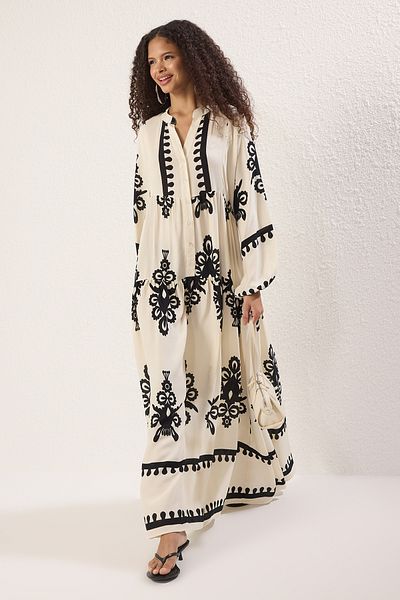 Trendyol Modest Ecru ungefüttertes gewebtes Shally Hijab-Kleid TCTSS24EB00221