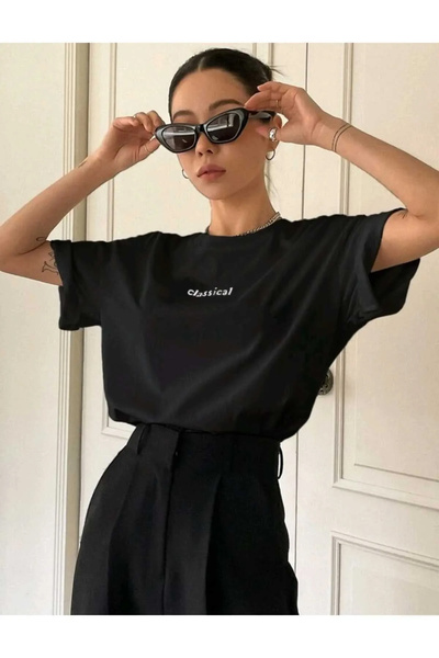 Trend Sizde Γυναικείο μαύρο κλασικό μπλουζάκι με στάμπα μπροστά