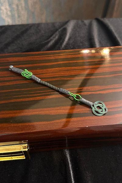 dergah tesbih Shams Silver Kazaz with a Green Knout and a Silver Knit