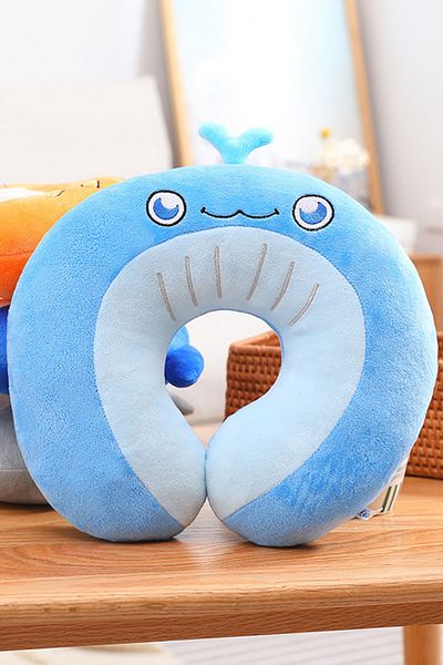 Ecrou Pernă albastră pentru gât - Marca Pretty Whale