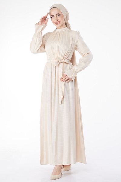 TOFİSA Beiges Kleid mit geradem Stehkragen und Gürtel und Schmucksteinen für Damen - 25077