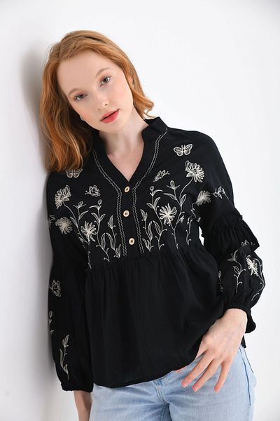 Park Karon Bluză casual cu decolteu în V cu detaliu de broderie - cu nasturi