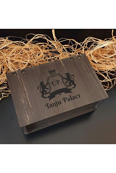 hediyekralı Kişiye Özel Kutu Içinde Hediye Seti -viski Bardağı , Viski Taşı Ve Çakmaktan Oluşan Hediye Seti.