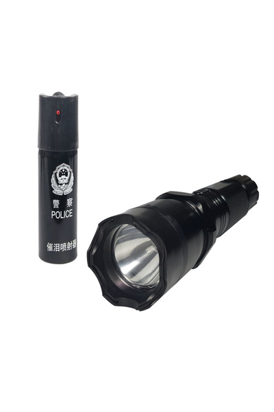 Depox Sada pro sebeobranu sestávající z baterky s omračujícím a slzným plynem...