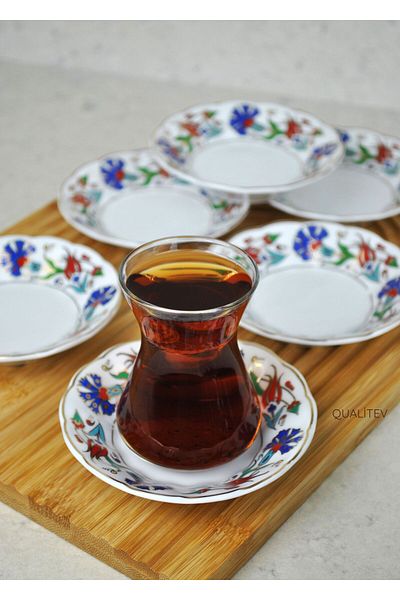Qualitev 6-Piece Porcelain Tea Plate Tulip Motif Ottoman Pattern Tea Plate