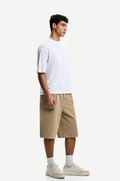 Bershka Frayed effect skater Bermuda shorts