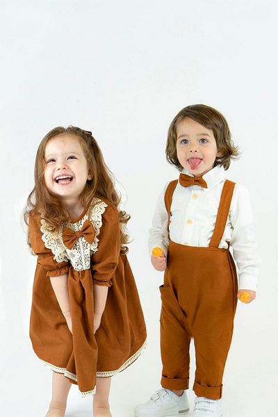 Catz Kids Καφέ Harem Salopet Λινό πουκάμισο και παπιγιόν