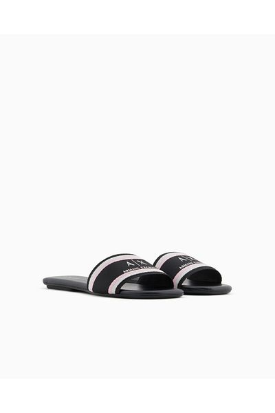 Armani Exchange شبشب نسائي ذو سطح علوي مخطط وكعب صغير منقوش باللون الأسود Xdp056 Xv922-00002