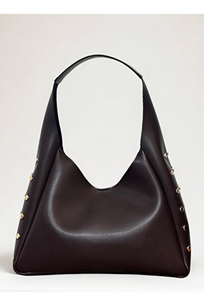 fular & bags Γυναικεία τσάντα χειρός και ώμου σε καφέ χρώμα με λεπτομέρεια στο πλάι, κουμπωτό κλείσιμο, κουμπωτό κλείσιμο και εσωτερική θήκη με φερμουάρ