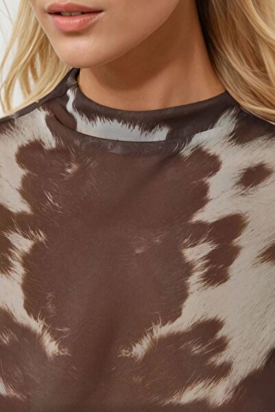 Hiccup Baskılı Slim Fit Bisiklet Yaka Crop Top