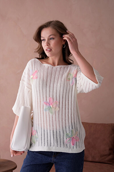 Park Karon Kayık Yaka Çiçek Aplikeli Salaş Triko Kazak