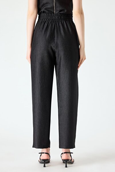 FEVER Fiyonk detaylı kırışık yüzeyli bluz