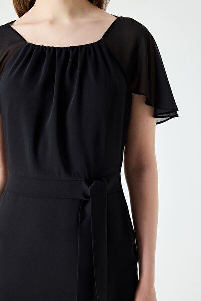 FEVER Kuşak detaylı dökümlü elbise