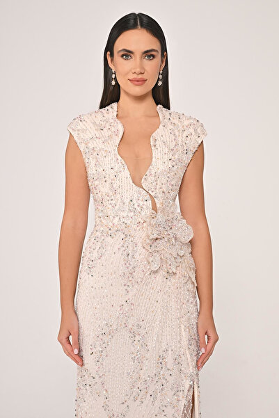 ALFABETA Alfa Beta Kadın Dekolteli Beli Çiçek Aksesuarlı Payet Uzun Abiye Elbise