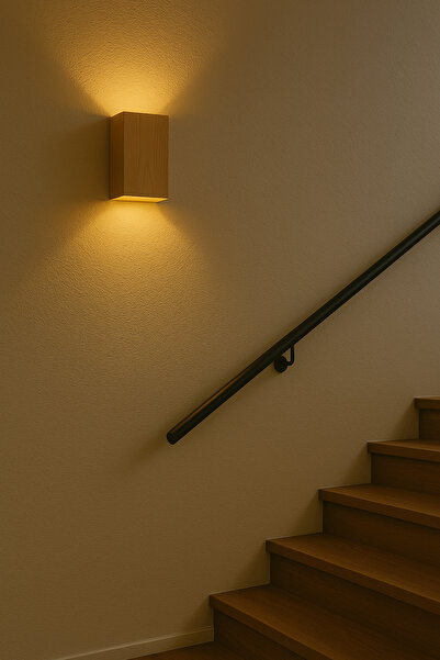 GLOWELL Çift Yönlü Pilli El Yapımı Lambader, Ledli Kutulu Açma Kapama Düğmeli Çam Ağacı (Verniksiz)