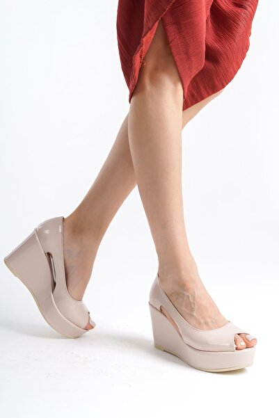 owwox club Дамски обувки с кремав блок ток 9 см (ТЕСЕН КРОЙ - МОЛЯ, ПРОЧЕТЕТЕ...