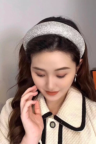 CAŞ DEKORASYON Coroană de piatră de culoare argintie