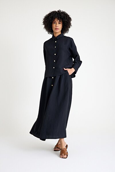 QANU بدلة تنورة بأزرار باللون الأسود